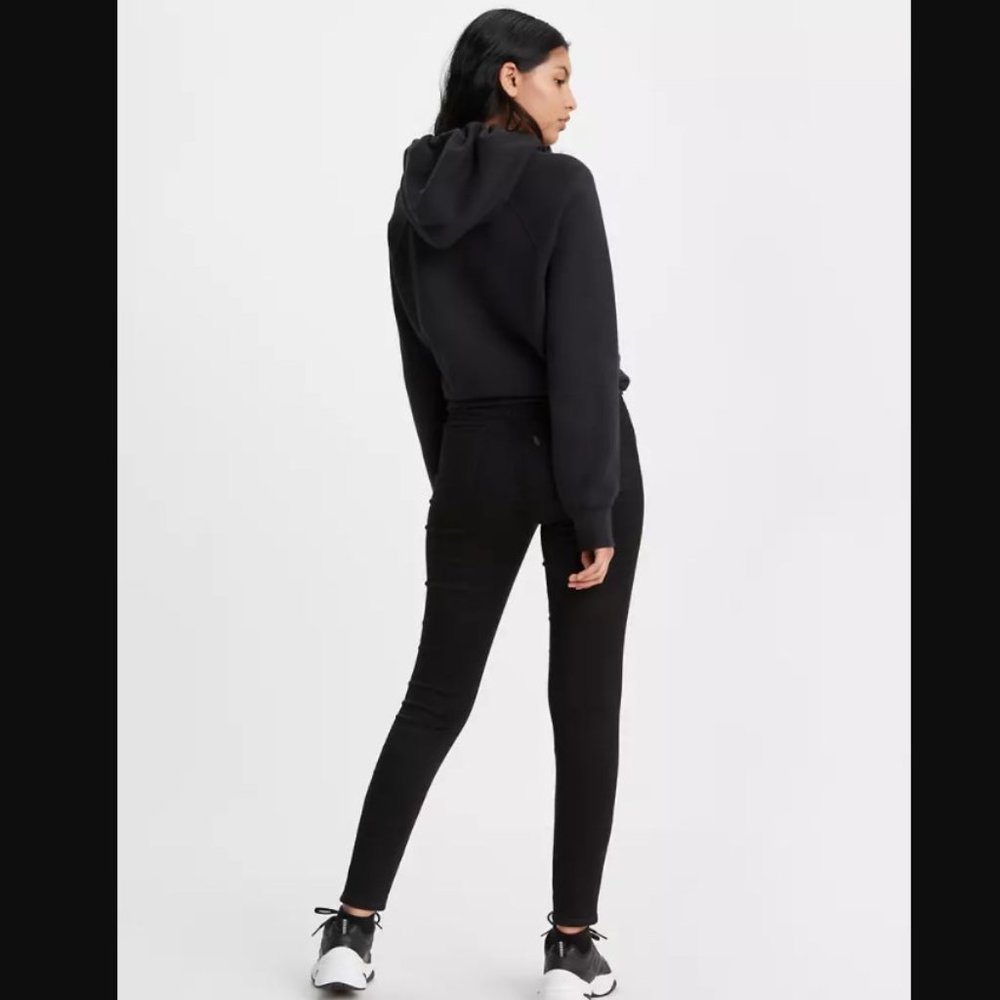 Levi's 721 High Rise Skinny Jeans